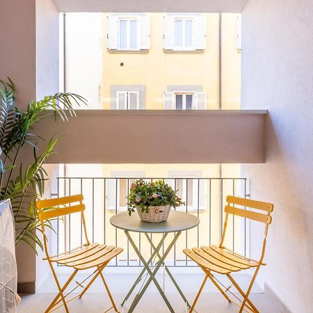 Piazza Cavallotti & Mercato Centrale Apartment! Livorno Bagian luar foto