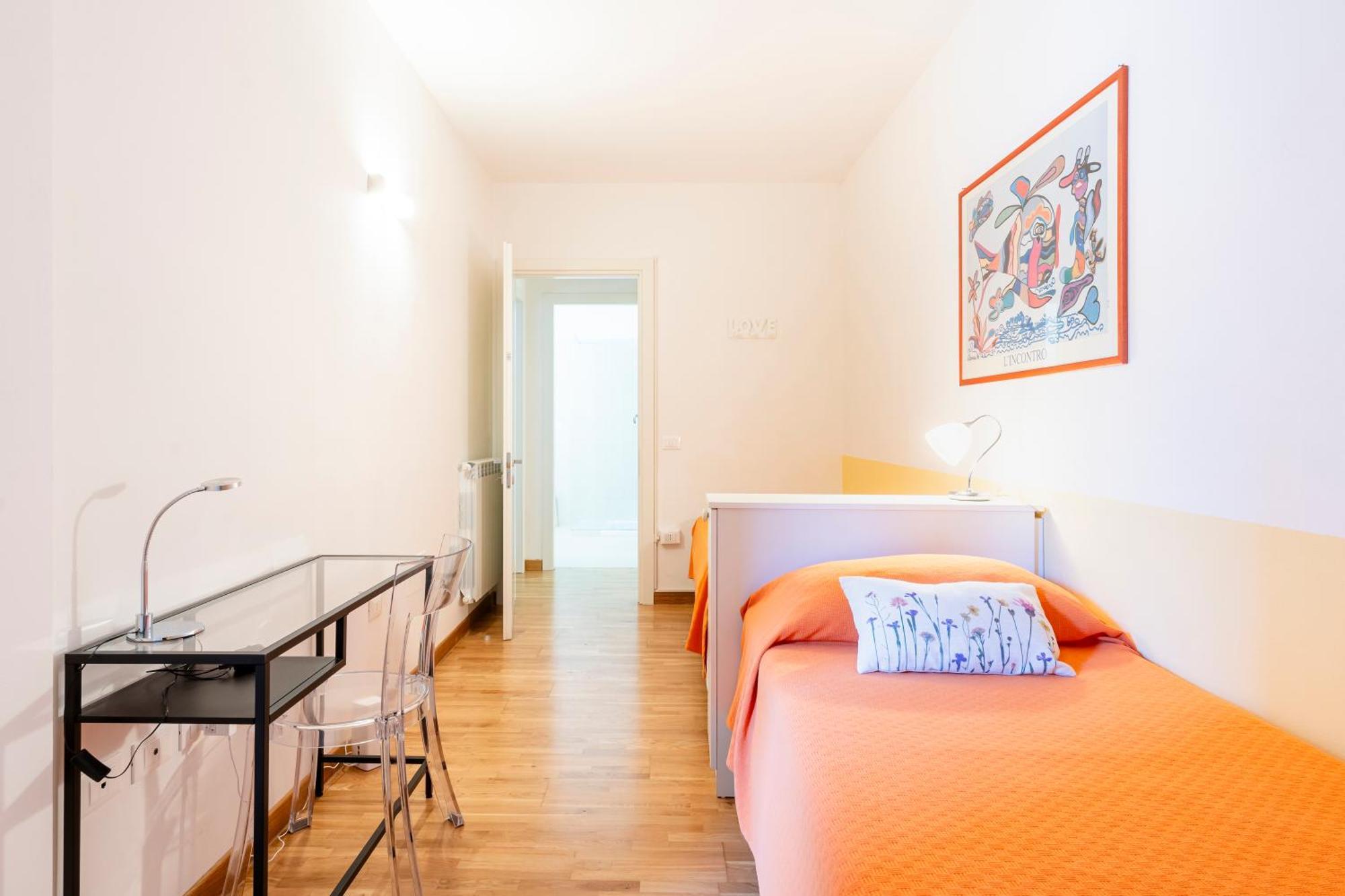 Piazza Cavallotti & Mercato Centrale Apartment! Livorno Bagian luar foto